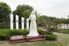 非凡国际集团：以工匠精神展现碑雕工艺的魅力，纪念邓丽君的永恒歌声
